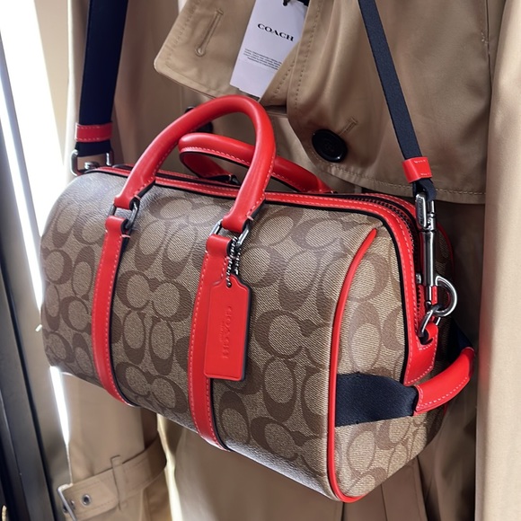 Coach men's Venturer Crossbody 27 In Colorblock Signature Canvas
QB/Khaki/Miami - Picture 2 of 16